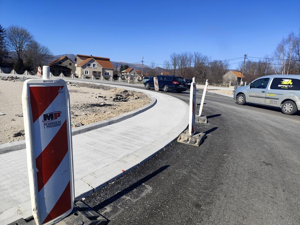 <p>Radovi vrijedni 6,88 miliona eura počeli su u julu 2023. godine i značajno je prekoračen rok završetka</p>