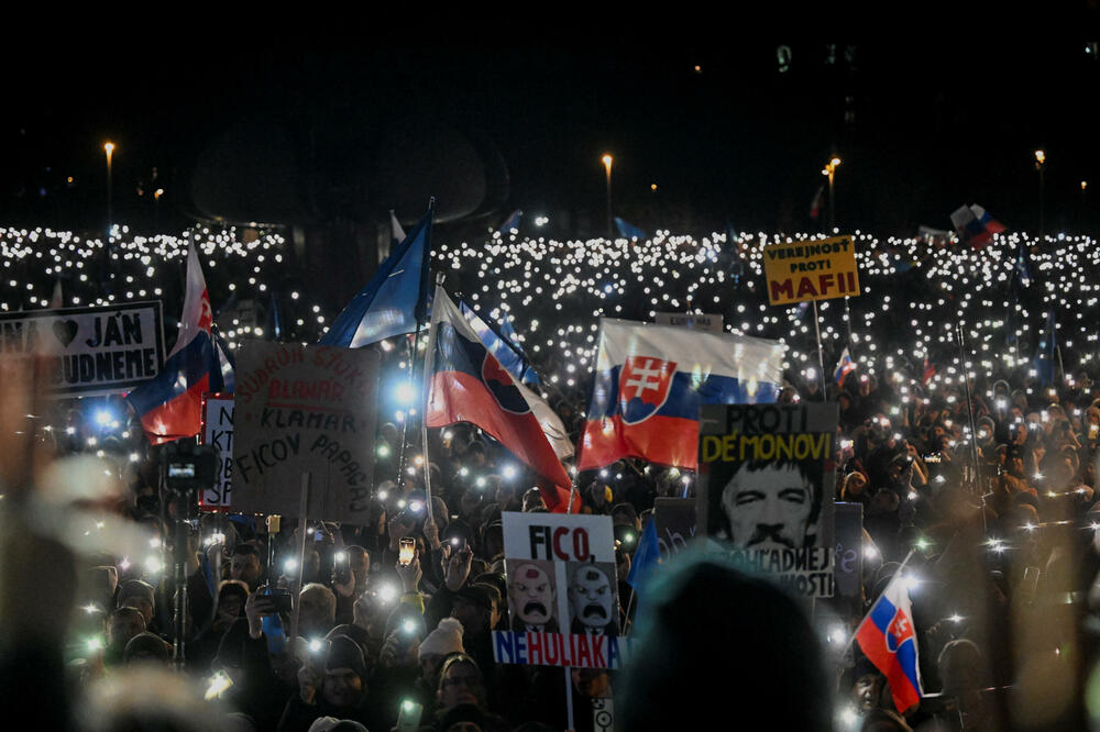 Detalj sa protesta u Bratislavi, Foto: Reuters