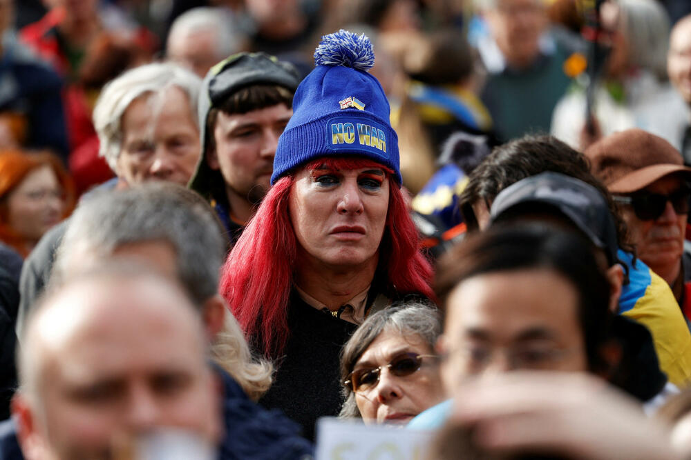 <p>Sjedinjene Američke Države (SAD) predložile su Generalnoj skupštini UN-a nacrt rezolucije u kojem se poziva na "brzo okončanje" sukoba u Ukrajini, ali se ne pominje poštovanje teritorijalnog integriteta te zemlje</p>