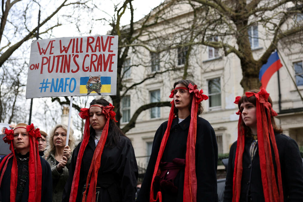 <p>Sjedinjene Američke Države (SAD) predložile su Generalnoj skupštini UN-a nacrt rezolucije u kojem se poziva na "brzo okončanje" sukoba u Ukrajini, ali se ne pominje poštovanje teritorijalnog integriteta te zemlje</p>