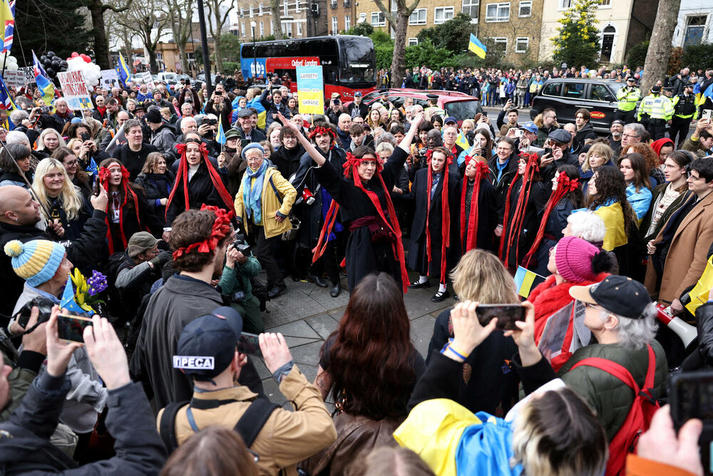 <p>Sjedinjene Američke Države (SAD) predložile su Generalnoj skupštini UN-a nacrt rezolucije u kojem se poziva na "brzo okončanje" sukoba u Ukrajini, ali se ne pominje poštovanje teritorijalnog integriteta te zemlje</p>