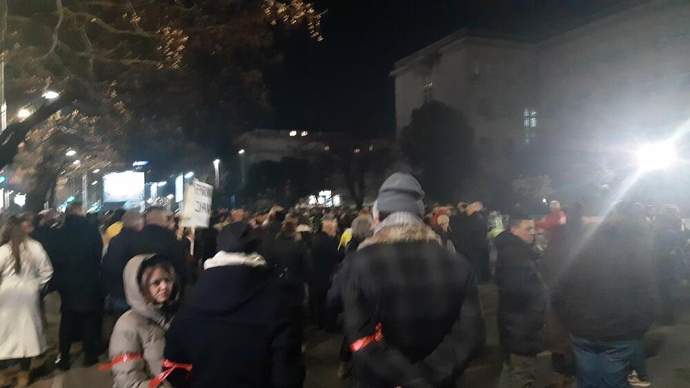 <p>Studenti traže smjenu ministra unutrašnjih poslova Danila Šaranovića i potpredsjednika Vlade za bezbjednost i odbranu Alekse Bečića</p>