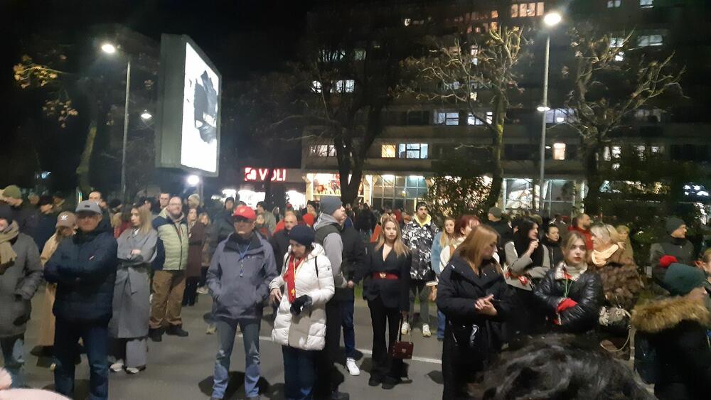 <p>Studenti traže smjenu ministra unutrašnjih poslova Danila Šaranovića i potpredsjednika Vlade za bezbjednost i odbranu Alekse Bečića</p>