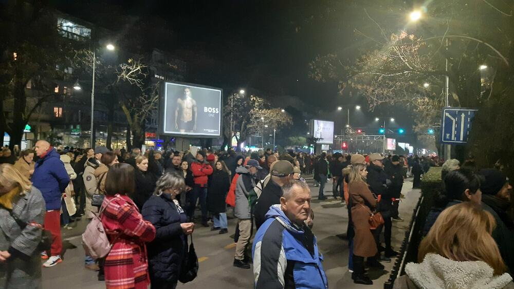 <p>Studenti traže smjenu ministra unutrašnjih poslova Danila Šaranovića i potpredsjednika Vlade za bezbjednost i odbranu Alekse Bečića</p>