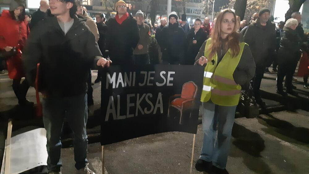 <p>Studenti traže smjenu ministra unutrašnjih poslova Danila Šaranovića i potpredsjednika Vlade za bezbjednost i odbranu Alekse Bečića</p>