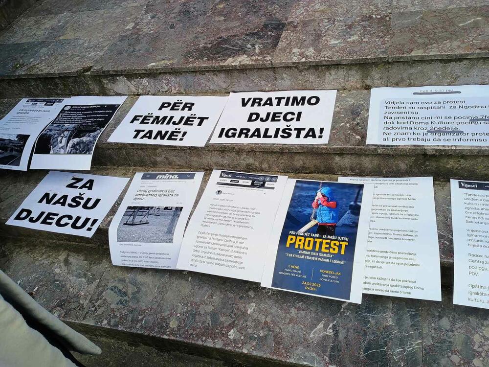 <p>Na kraju protesta, roditelji sa mještanima i djecom prošetali su do zgrade Opštine i na ulaznim stepenicima ostavili crteže mališana sa motivima dječjih igrališta i transparente "Vratimo djeci igrališta", "Za našu djecu"...</p>