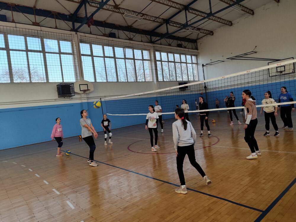 <p>Kao što su nekadašnje generacije jedva čekale da izađu vani i igraju lopte, tako želim da i sadašnjoj djeci “vratim” igru i loptu, kaže Katarina Vušović</p>