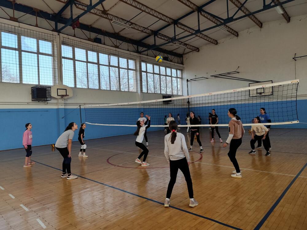 <p>Kao što su nekadašnje generacije jedva čekale da izađu vani i igraju lopte, tako želim da i sadašnjoj djeci “vratim” igru i loptu, kaže Katarina Vušović</p>