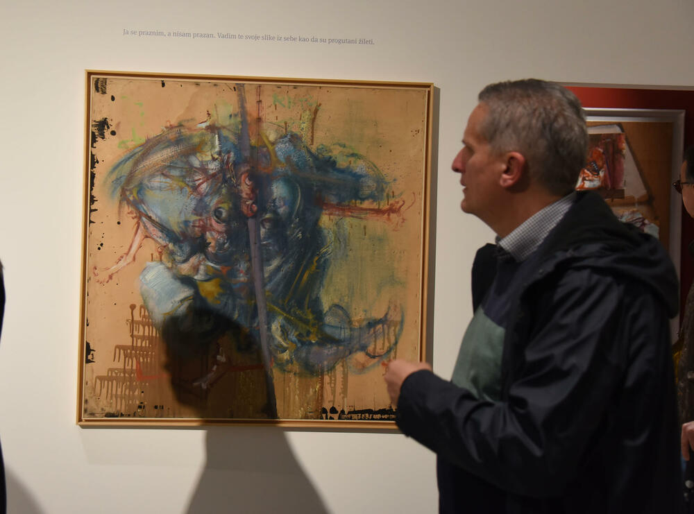 <p>Izložba djela Miodraga Dada Đurića otvorena je večeras u Crnogorskoj akademiji nauka i umjetnosti, u saradnji sa Fondacijom "Luča Artis". Upućena inicijativa da predstavljena kolekcija Novice Jovovića postane javno dobro, što je pozdravio i predsjednik Crne Gore, Jakov Milatović</p>