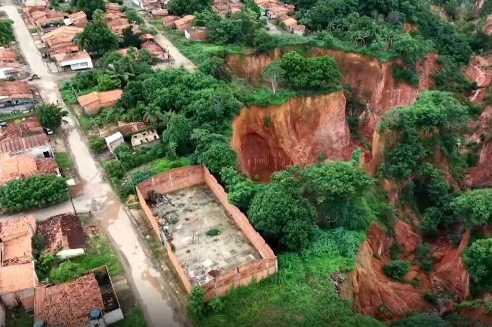 Foto: Screenshot/Youtube/Guardian News