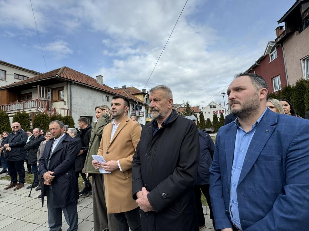 <p>Kod Spomen obilježja žrtvama u Bijelom Polju, je obilježno 32 godine od zločina u Štrpcima</p>