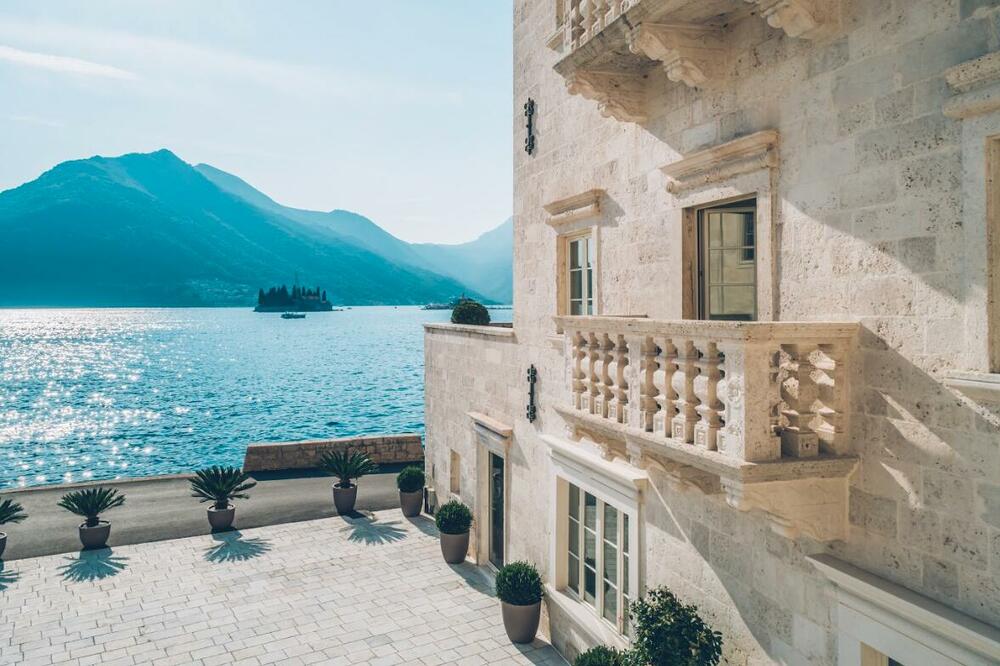 Heritage Grand Perast