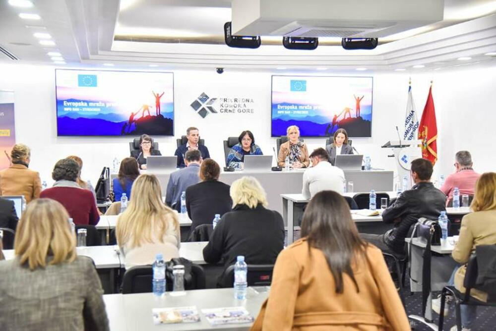 <p>Iz PKCG je saopšteno da su brojni učesnici iz različitih sektora privrede, predstavnici malih i srednjih preduzeća, inovativnih start up-ova, akademske zajednice, kao i institucija koje pružaju podršku razvoju biznisa u Crnoj Gori, imali priliku da se detaljno upoznaju sa mogućnostima koje pruža EEN, te sa specifičnim načinima na koje se mogu iskoristiti dostupni resursi za podršku poslovanju<br /> </p>