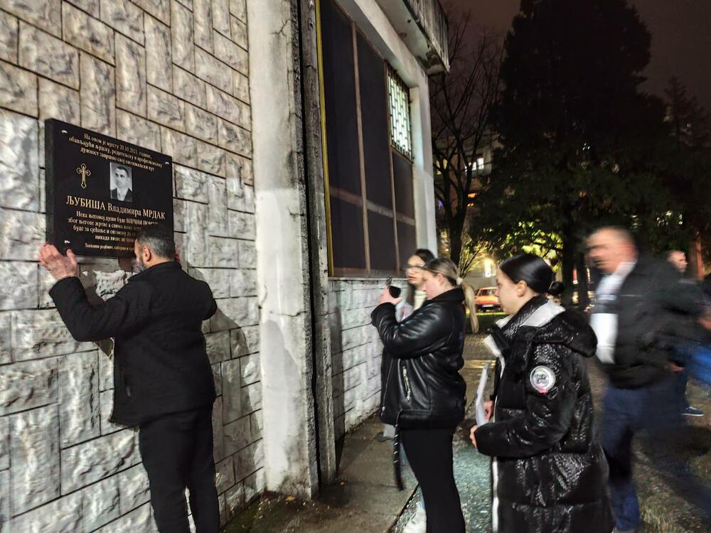 <p>Protest se održao na Trgu Šaka Petrovića u Nikšiću</p>