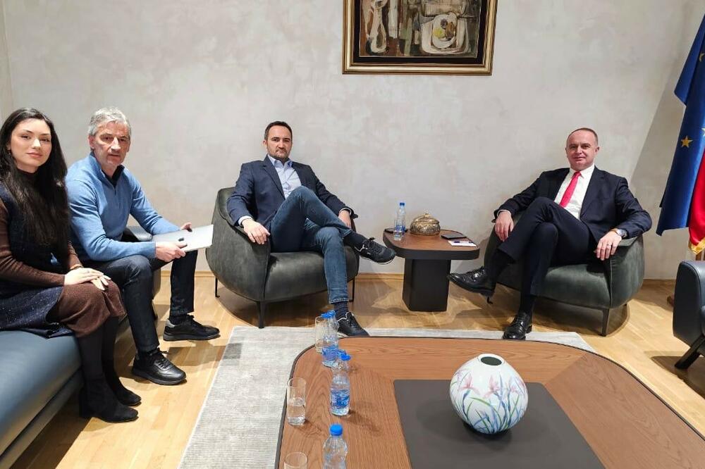 Sa sastanka, Foto: MER