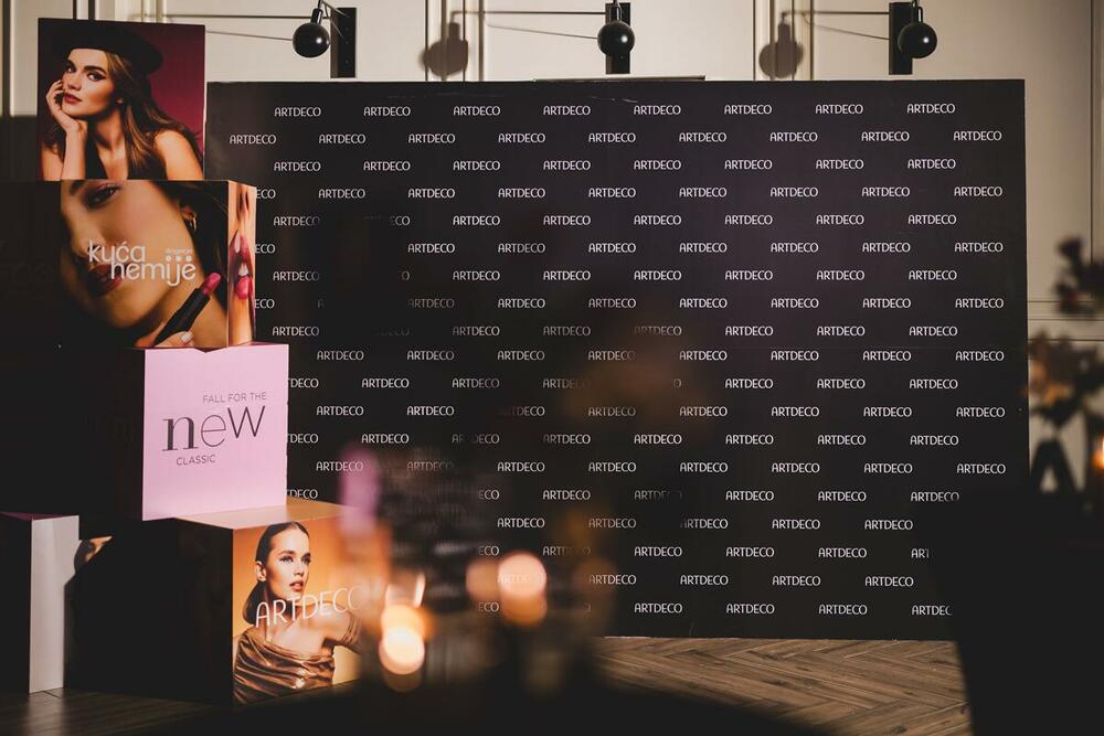 <p>U ekskluzivnom ambijentu restorana 100 manira, 27. februara, uz prisustvo istaknutih predstavnika biznisa, medija i javnog života, makeup brend Artdeco zvanično je predstavljen crnogorskom tržištu.</p>