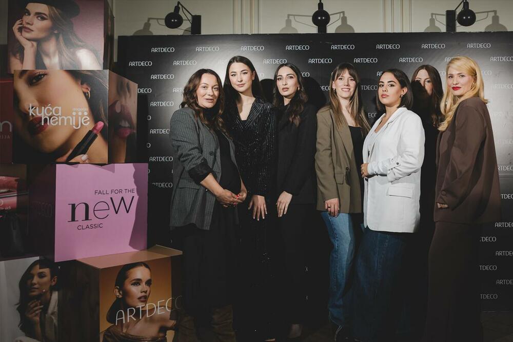 <p>U ekskluzivnom ambijentu restorana 100 manira, 27. februara, uz prisustvo istaknutih predstavnika biznisa, medija i javnog života, makeup brend Artdeco zvanično je predstavljen crnogorskom tržištu.</p>