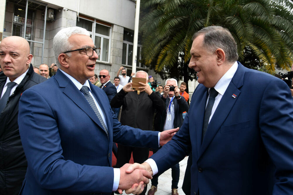 Šef parlamenta tvrdi da presuda ne doprinosi očuvanju Dejtonskog sporazuma: Mandić i Dodik, Foto: BORIS PEJOVIC