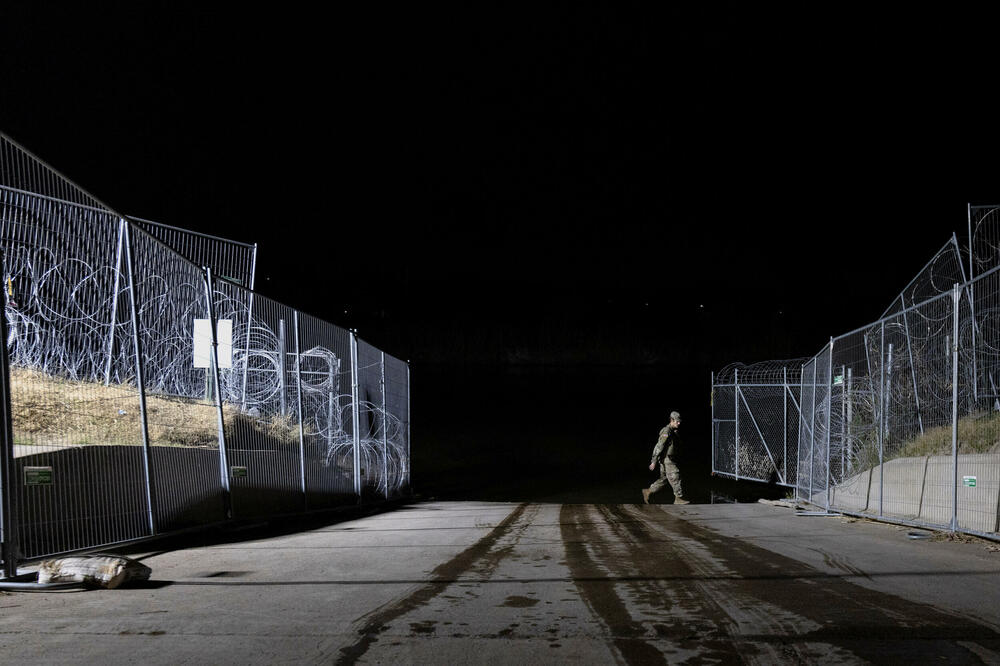 Pripadnik Nacionalne garde na granici SAD-a i Meksika, Foto: Reuters