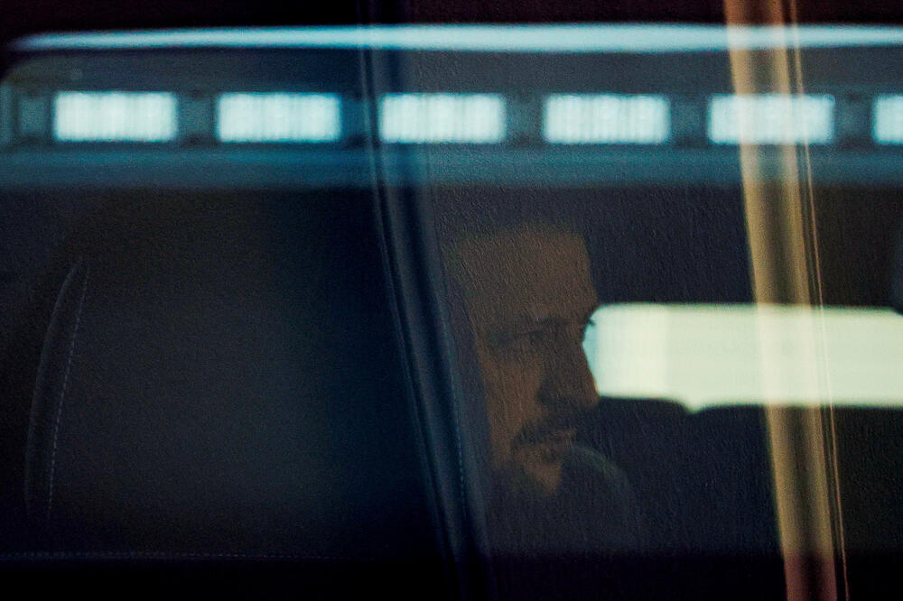 <p>Posjeta Zelenskog Bijeloj kući prekinuta je ranije nego što je planirano nakon što je ušao u žustru raspravu s Trampom i Vensom, koji su ga optužili za „nepoštovanje“ tokom razgovora u Ovalnoj kancelariji</p>  <p>Tramp je više puta poručio Zelenskom da „se kocka sa životima miliona, sa Trećim svjetskim ratom“ i insistirao da prestane da insistira na dodatnim bezbjednosnim garancijama, rekavši: „Ili ćeš napraviti dogovor ili se mi povlačimo“.</p>  <p>Sporazum o mineralima nije potpisan danas, saopštila je Bijela kuća</p>