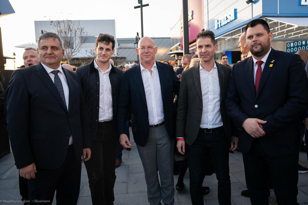 <p>Na radnom ručku, osim Kovačevića, počasnog konzula i predstavnika kompanije BIG, bili su i crnogorski ministar prostornog planiranja, urbanizma i državne imovine Slaven Radunović, kao i predstavnici drugih značajnih kompanija iz Izraela</p>