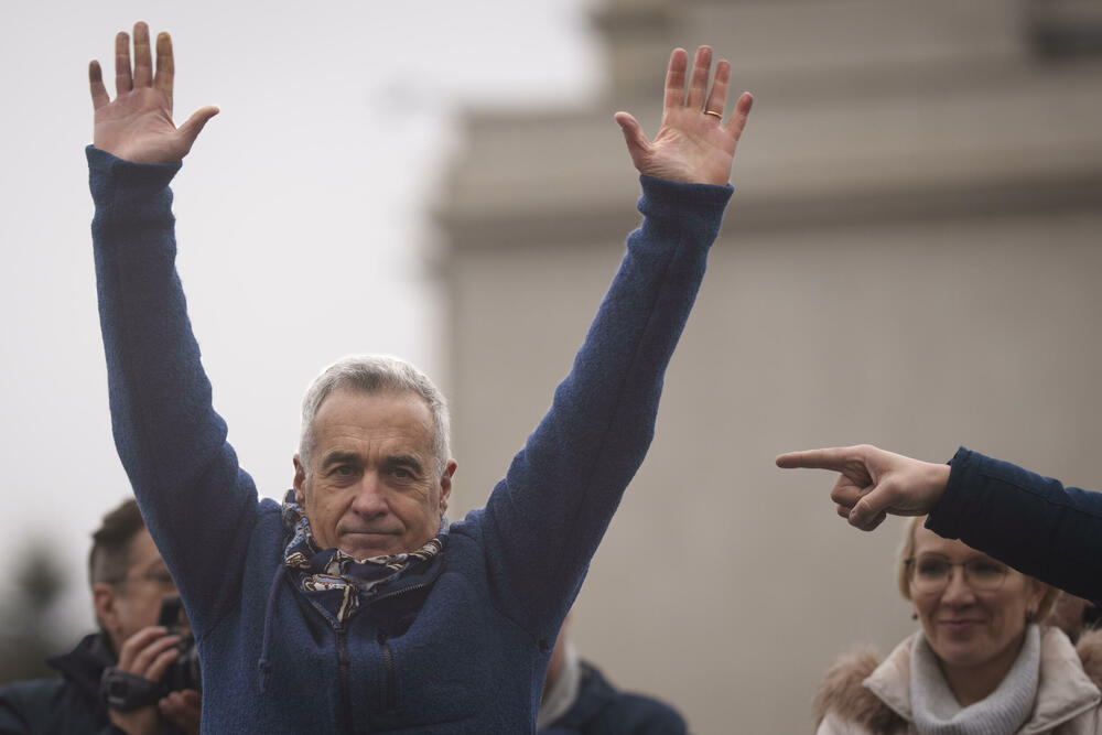 <p>Jedna demonstrantkinja izjavila je da misli da Đorđesku oličava promjenu<br /> </p>
