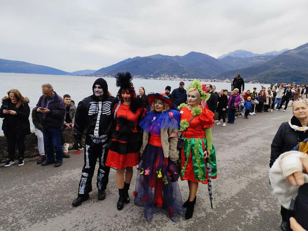 <p>U Lastvi kod Tivta održan tradicionalni karneval</p>