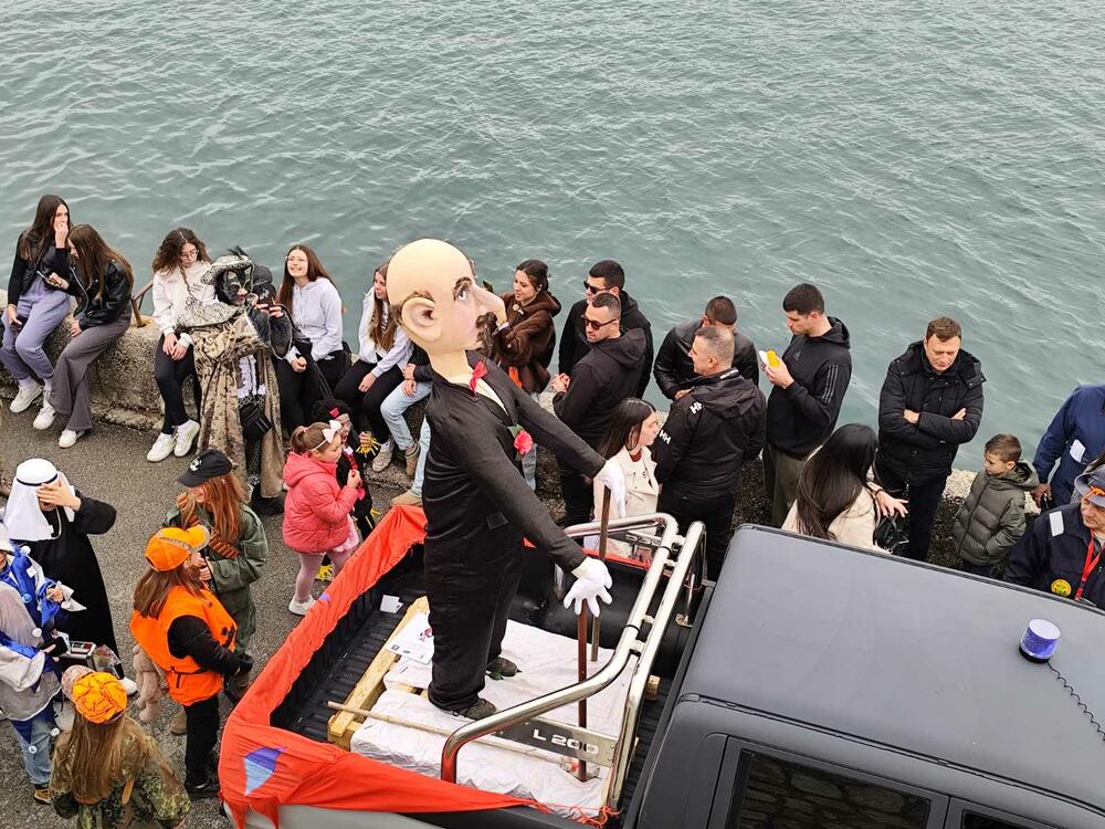 <p>U Lastvi kod Tivta održan tradicionalni karneval</p>