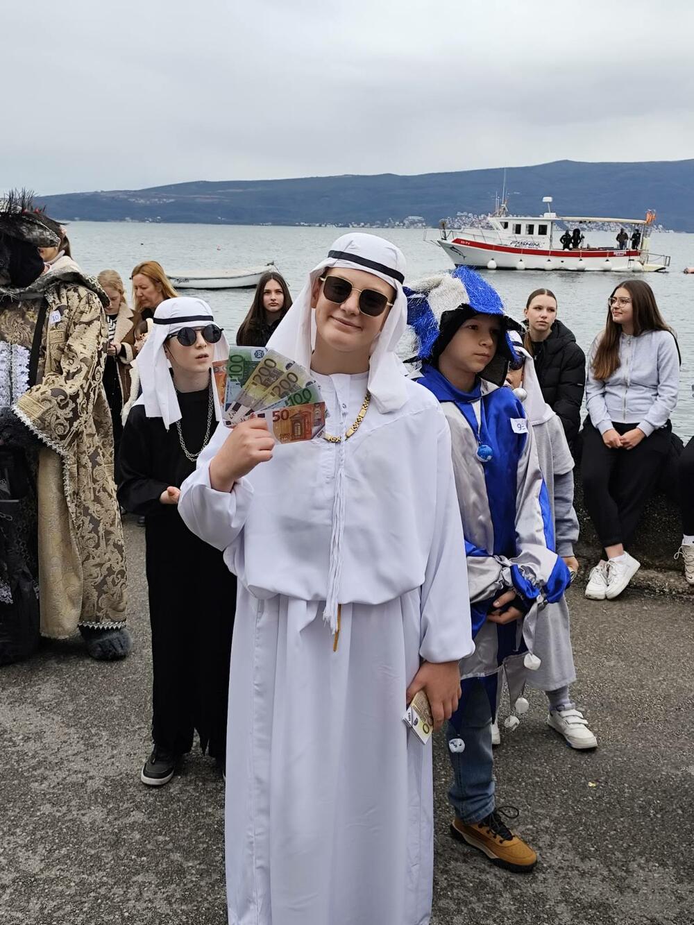 <p>U Lastvi kod Tivta održan tradicionalni karneval</p>