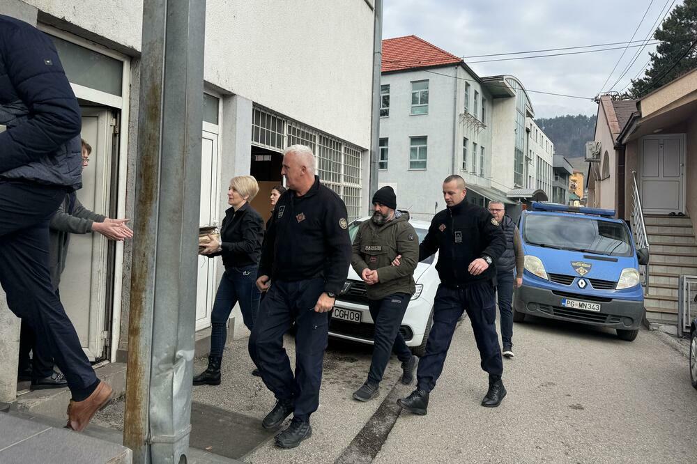 Brzaća sprovode u bjelopoljski Viši sud, Foto: Jadranka Ćetković