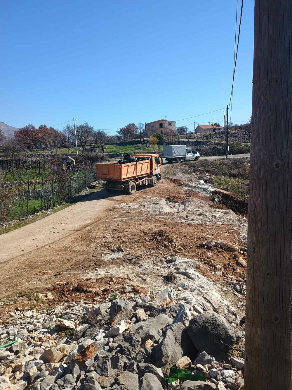 <p>Iz Čistoće su istakli da su na izuzetno nepristupačnom terenu viđene slike koje ponovo opominju da moramo mijenjati svijest i preuzeti odgovornost za svoje postupke.</p>