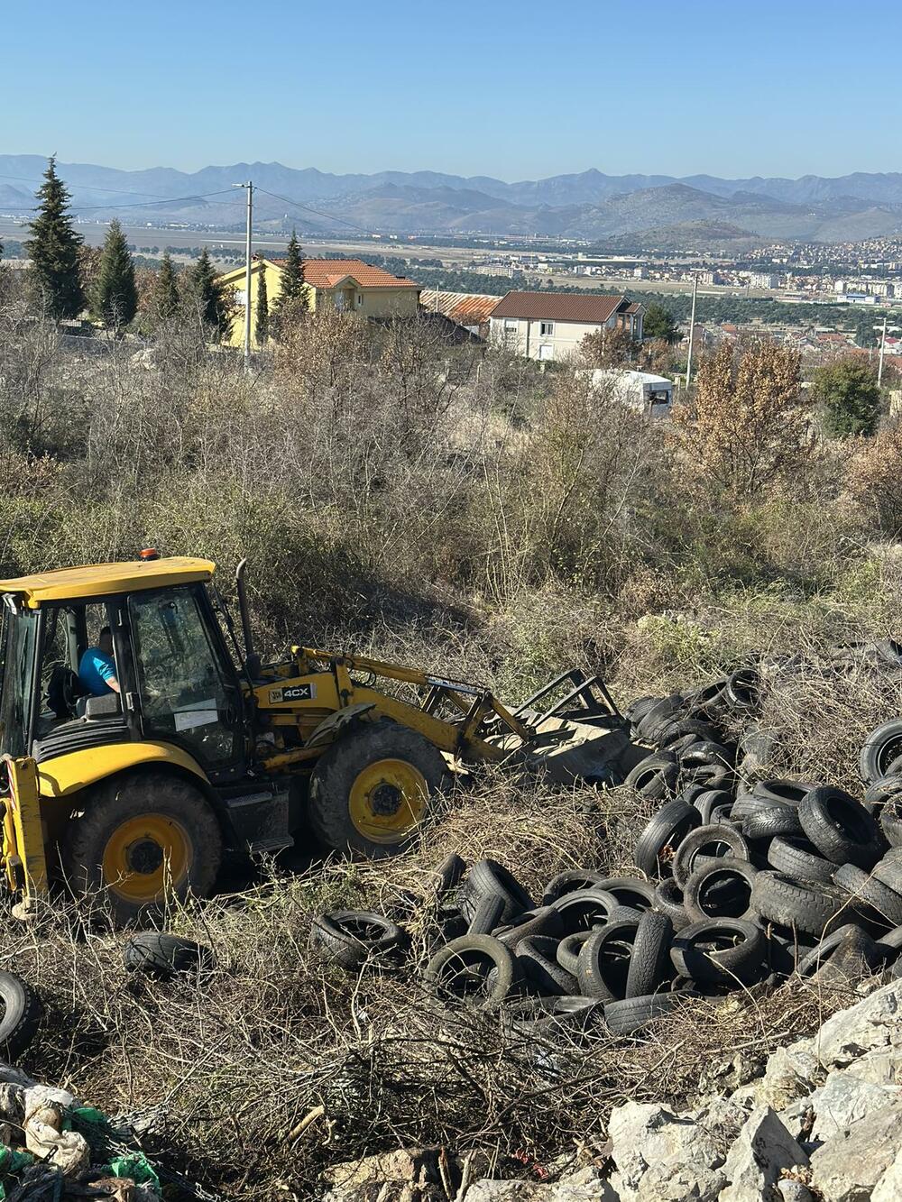 <p>Iz Čistoće su istakli da su na izuzetno nepristupačnom terenu viđene slike koje ponovo opominju da moramo mijenjati svijest i preuzeti odgovornost za svoje postupke.</p>
