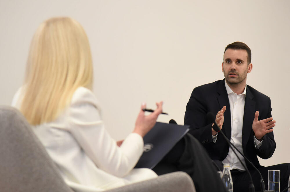 <p>Premijer Spajić tvrdi da su profesori Ekonomskog fakulteta došli do pogrešnog zaključka jer koriste neistinite podatke Monstata</p>