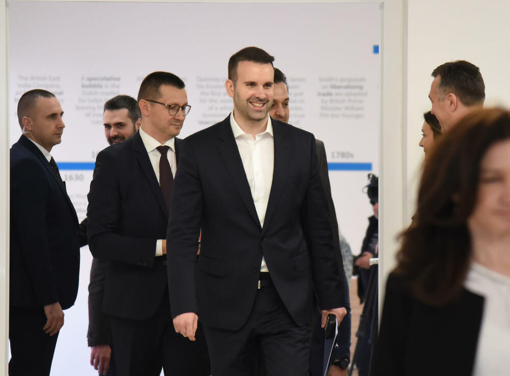 <p>"To je 80 hiljada radnih mjesta koja su legalizovana", objasnio je Spajić na panel diskusiji pod nazivom Analiza cijena i poslovanja trgovinskih lanaca u Crnoj Gori</p>