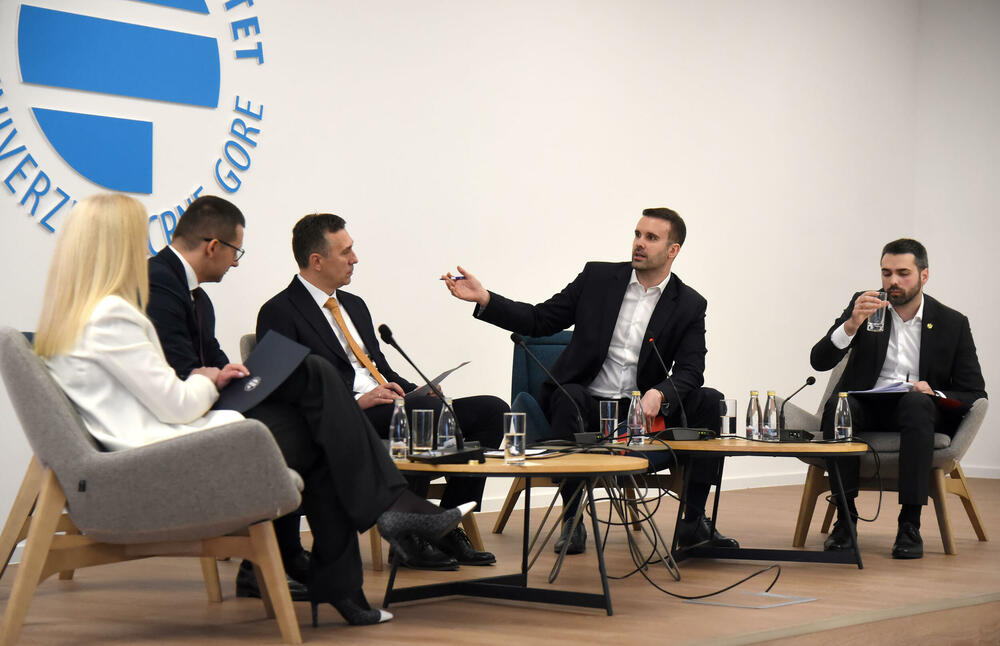 <p>"To je 80 hiljada radnih mjesta koja su legalizovana", objasnio je Spajić na panel diskusiji pod nazivom Analiza cijena i poslovanja trgovinskih lanaca u Crnoj Gori</p>