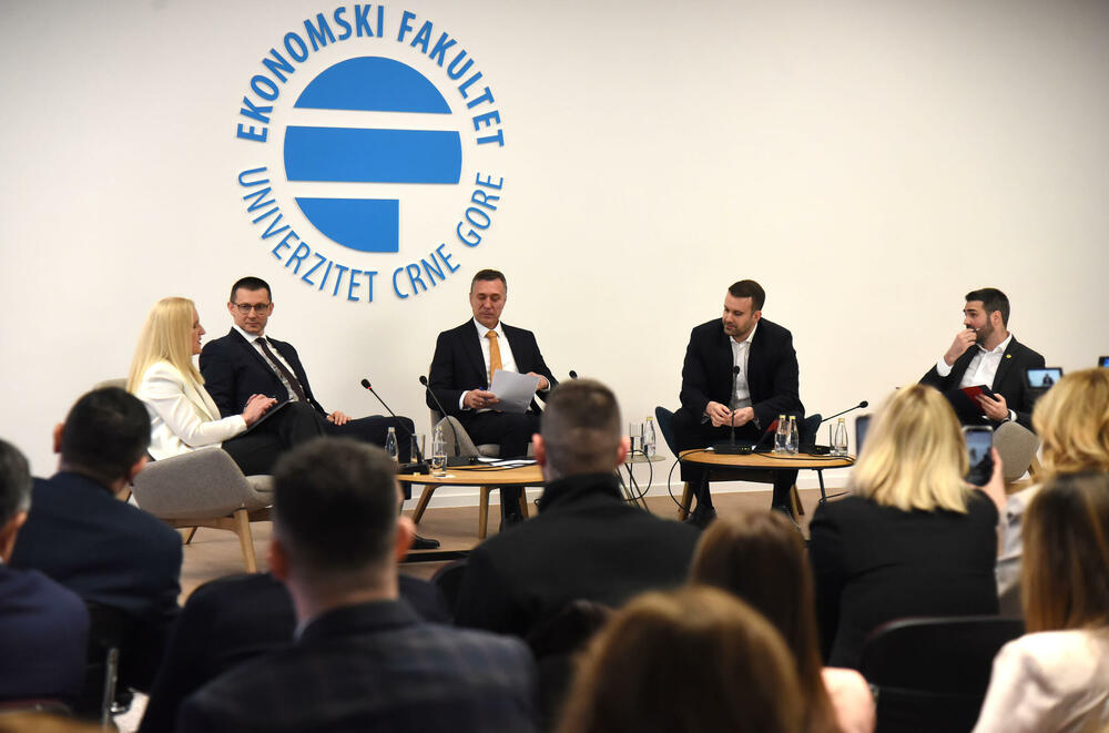 <p>Premijer Spajić tvrdi da su profesori Ekonomskog fakulteta došli do pogrešnog zaključka jer koriste neistinite podatke Monstata</p>