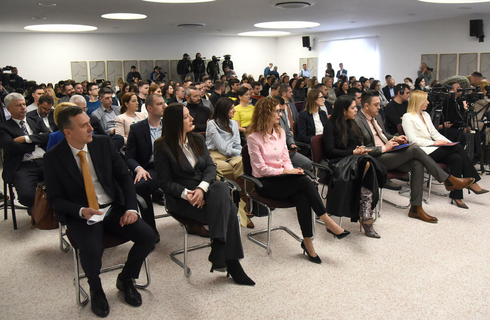 <p>"To je 80 hiljada radnih mjesta koja su legalizovana", objasnio je Spajić na panel diskusiji pod nazivom Analiza cijena i poslovanja trgovinskih lanaca u Crnoj Gori</p>