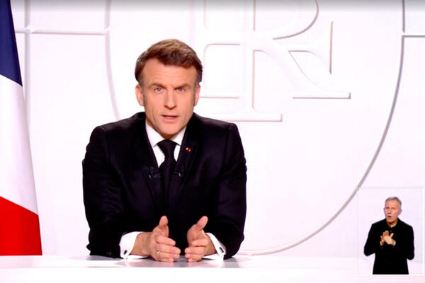 Makron rekao da želi da "otvori stratešku debatu" o zaštiti Evrope...