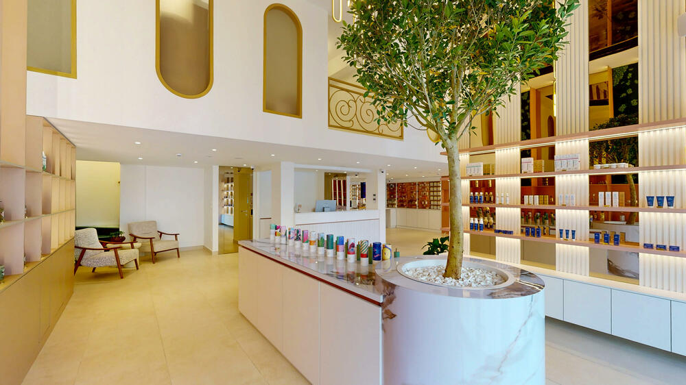 <p><em>Posjetite nas i otkrijte čistu ljepotu, bez kompromisa!</em></p>