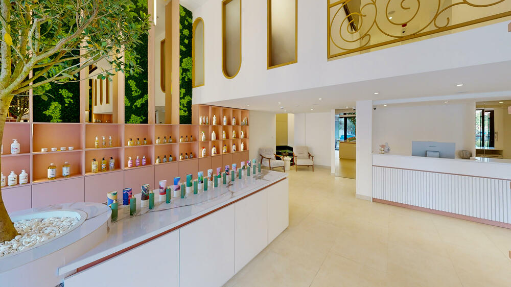 <p><em>Posjetite nas i otkrijte čistu ljepotu, bez kompromisa!</em></p>