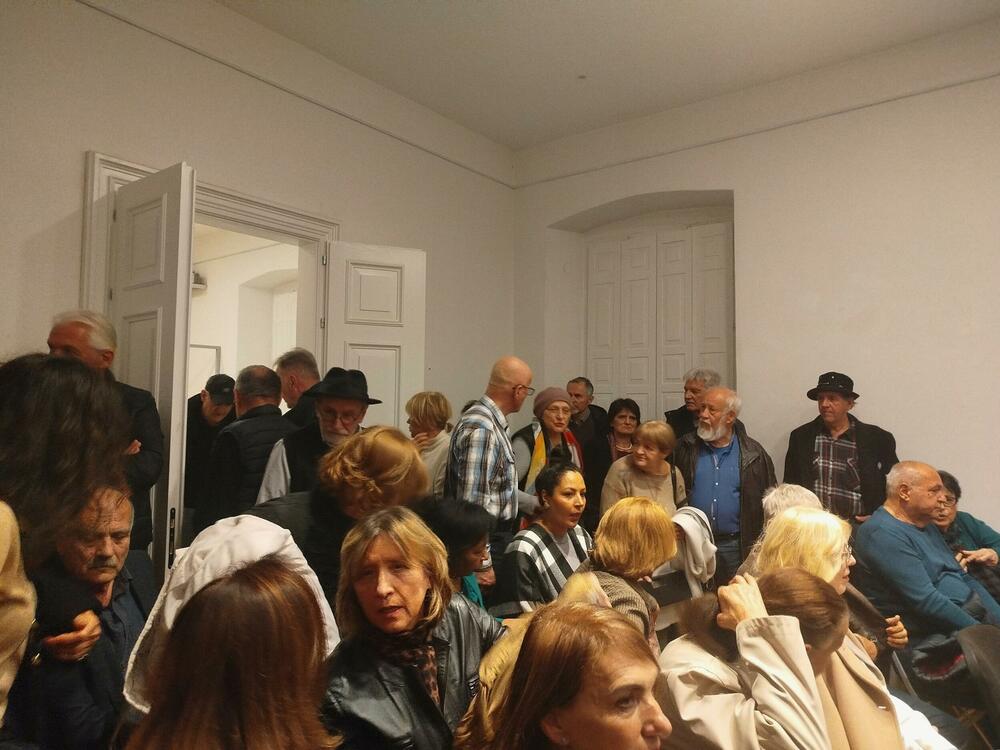 Tražilo se mjesto više