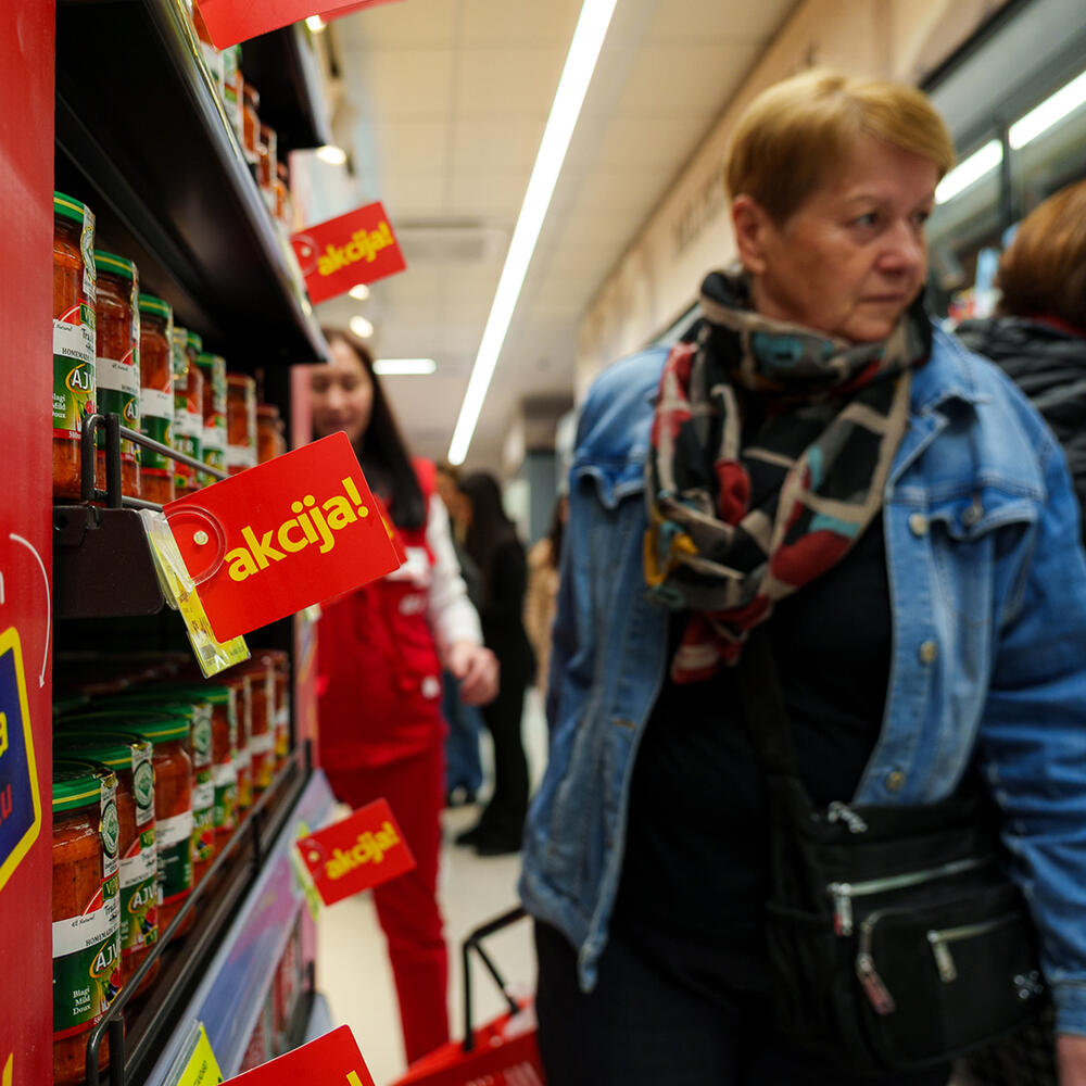 <p><em>Vrata renovirane IDEA prodavnice širom su otvorena za sve potrošače koji žele da uživaju u garantovano kvalitetnoj kupovini.</em></p>