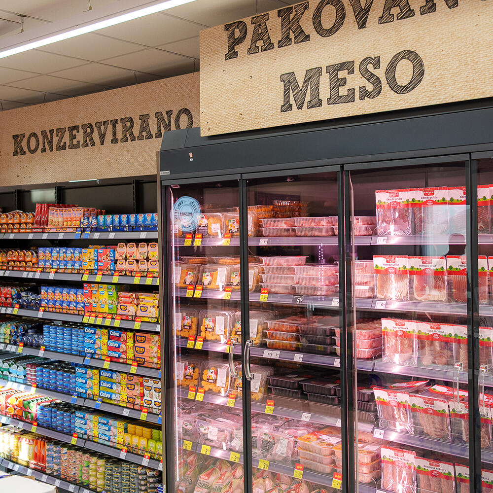 <p><em>Vrata renovirane IDEA prodavnice širom su otvorena za sve potrošače koji žele da uživaju u garantovano kvalitetnoj kupovini.</em></p>