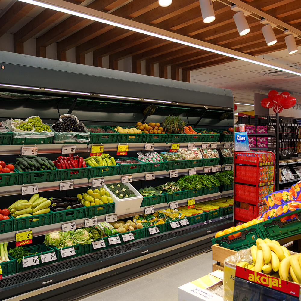 <p><em>Vrata renovirane IDEA prodavnice širom su otvorena za sve potrošače koji žele da uživaju u garantovano kvalitetnoj kupovini.</em></p>