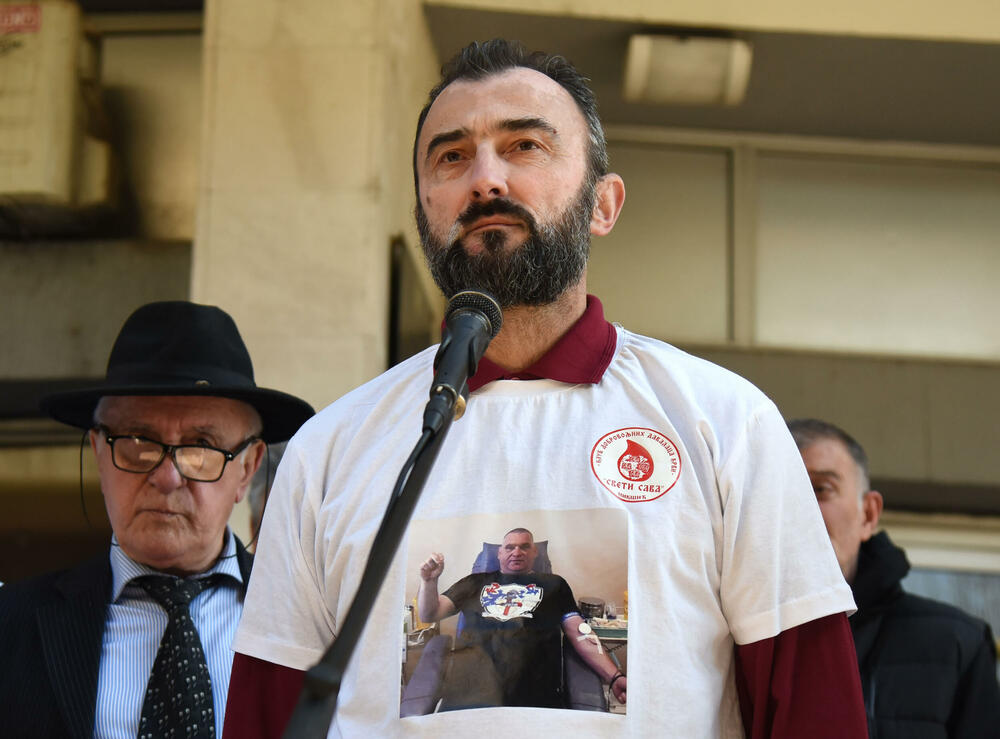 <p>Organizatori su za sljedeći petak najavili protest ispred Višeg i Apelacionog suda i protestnu šetnju do Ministarstva pravde. Najavili da će doći i do radikalizacije</p>