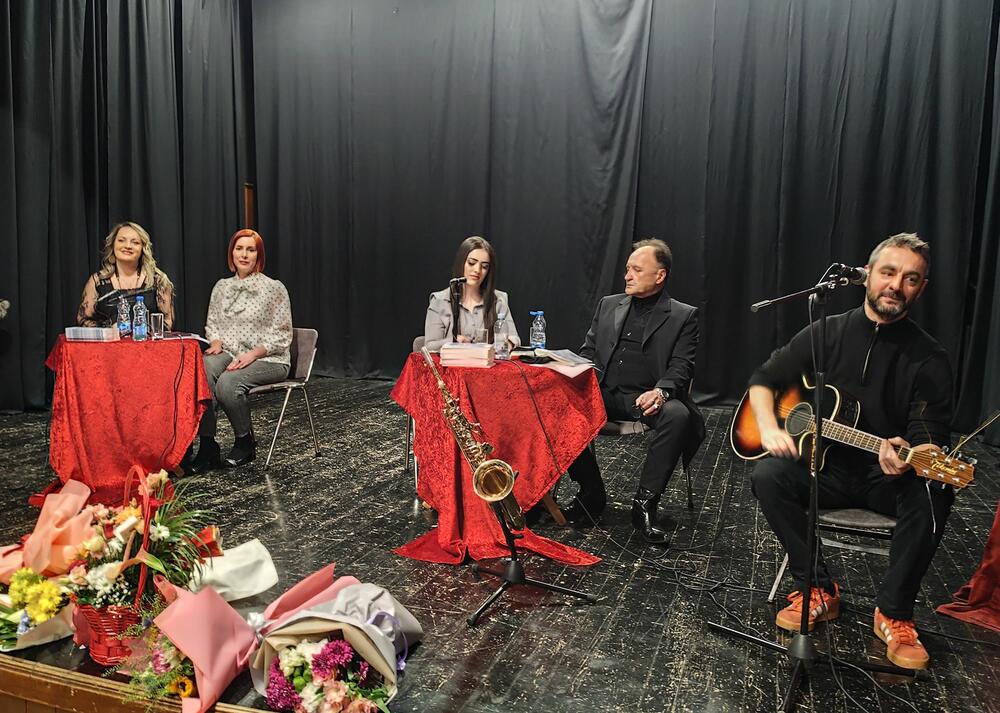 Sa promocije um Nikšiću