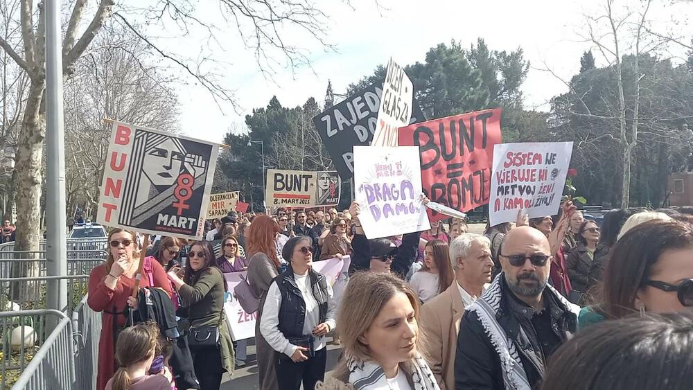 <p>Osmomartovski marš pod sloganom “Bunt” organizovao je CŽP</p>
