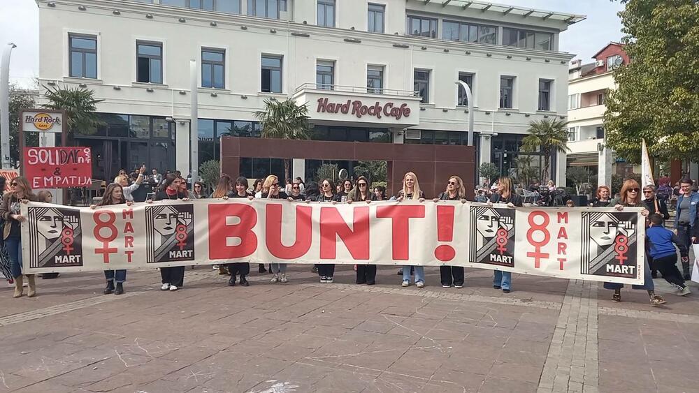 <p>Osmomartovski marš pod sloganom “Bunt” organizovao je CŽP</p>