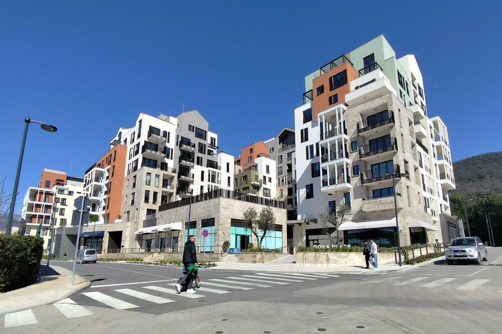 Gotovi svi kupci dobili pasoš: Boka Place, Foto: Siniša Luković