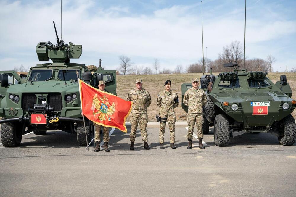 <p>Četrdeset dva pripadnika Vojske Crne Gore služe u sastavu multinacionalne borbene grupe pod komandom Italije</p>